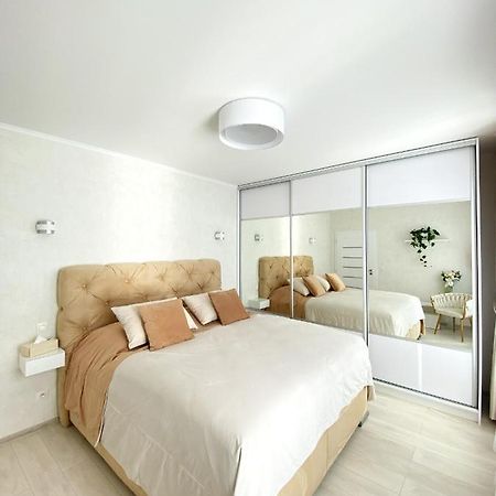 Die Eleganz - Apartment Near The City Center With Free Parking Bratislava Exterior photo