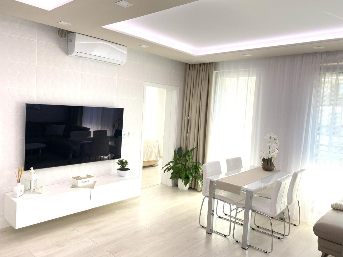 Die Eleganz - Apartment Near The City Center With Free Parking Bratislava Exterior photo