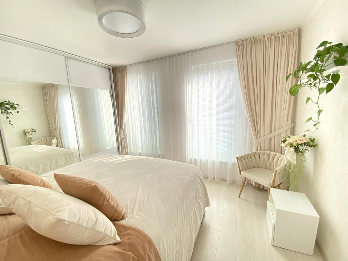Die Eleganz - Apartment Near The City Center With Free Parking Bratislava Exterior photo